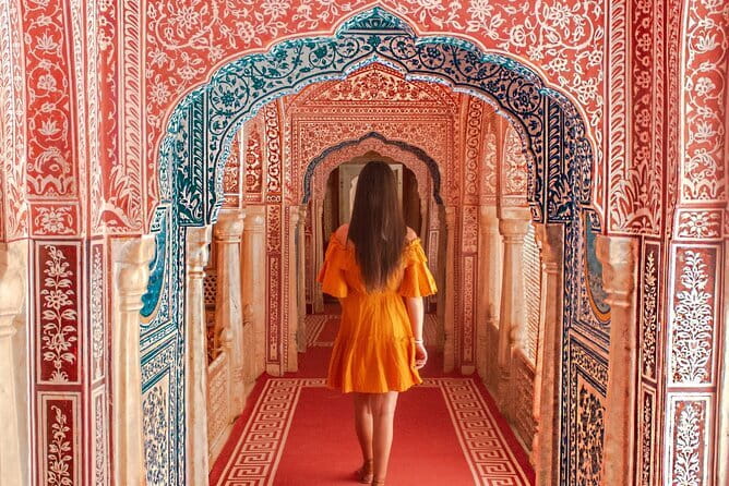 Private Guided Same Day Jaipur Tour From Delhi By Car - A private car changes the feel of the day