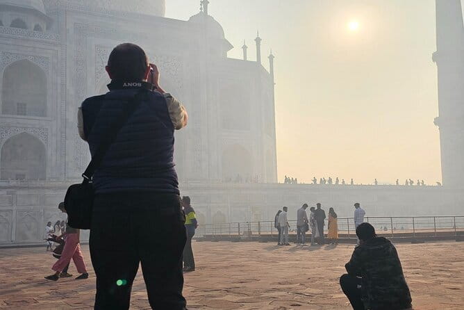 Private Guided Taj Mahal Same-Day/ Sunrise Tour from Delhi by Car - The Taj Mahal at sunrise