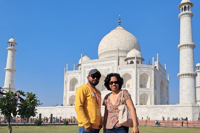 Private Guided Taj Mahal Tour with Skip The Line Entry Ticket - Choosing a start time and transport option