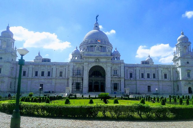 Private Half-Day Kolkata Tour - Malik Ghat Flower Market Beneath Howrah Bridge
