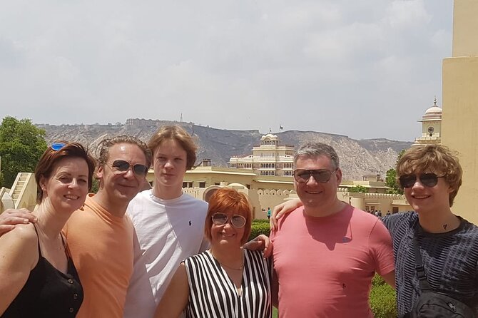 Private- Jaipur Full Day Guided Tour - Panna Meena Stepwell: a quiet architectural opening