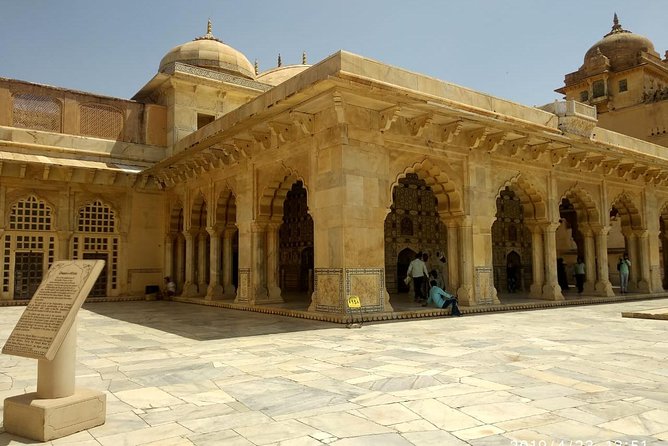 Private Jaipur Full One Day Tour In Pink City With Guide - Hawa Mahal works best with the right explanation