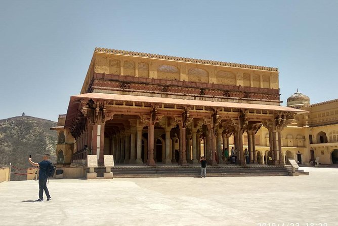 Private Jaipur Full One Day Tour In Pink City With Guide - Shopping can be useful, but set your boundaries