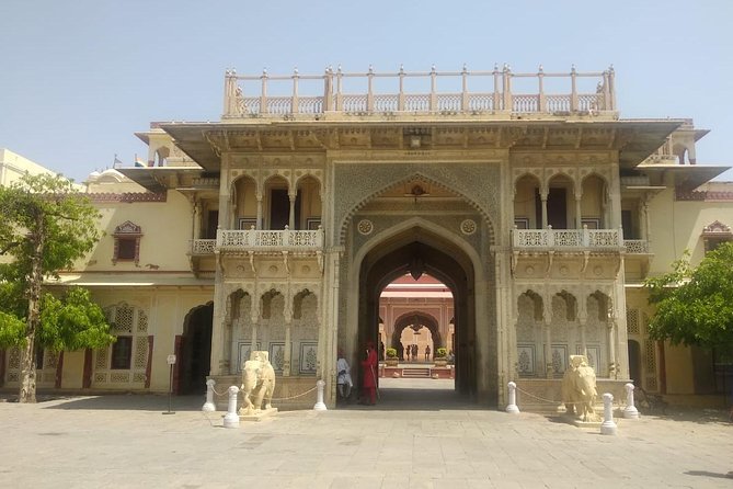 Private Jaipur Full One Day Tour In Pink City With Guide - Amber Fort gives the day its centerpiece