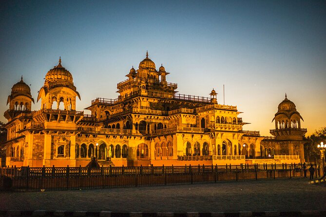 Private Jaipur Night Tour with Nahargarh Sunset Views - Jaipur’s markets provide the most local-feeling hour