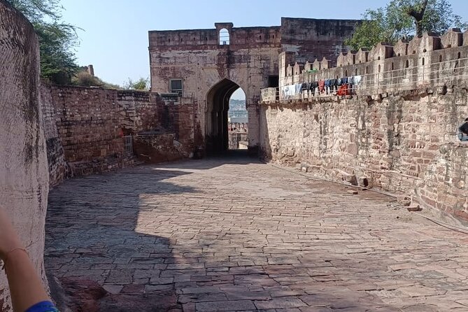 Private Jodhpur Blue City Walking Tour with Guide - Pausing at Ranisar and Padamsar lakes