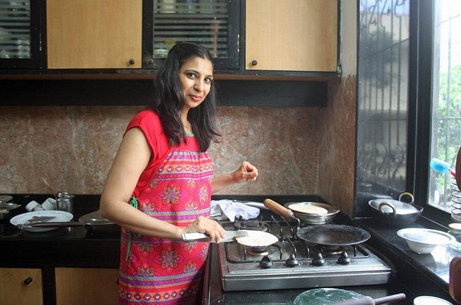 Private Market Tour and Vegetarian Cooking Class in Mumbai - Paneer Makhni, Dal, Rice, and a Home Meal