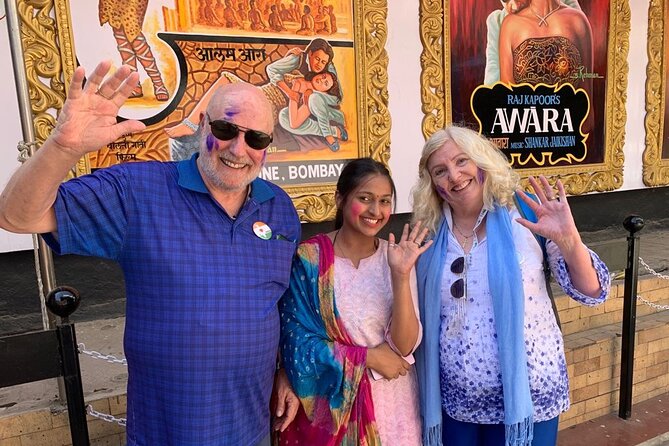 Private Mumbai City Tour and Bollywood Tour Combo with Transport - Lunch, drinks, and a welcome pause
