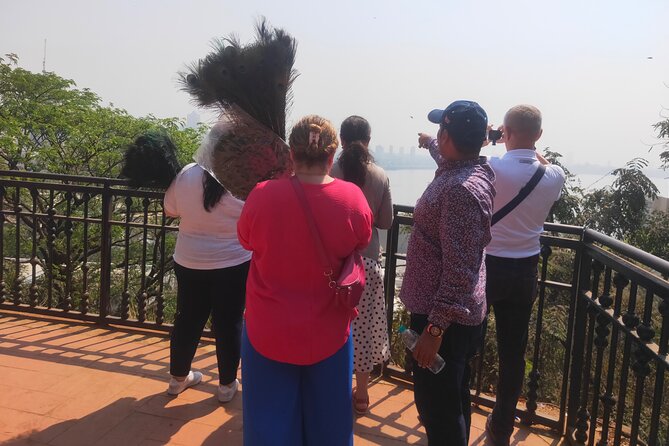 Private Mumbai Sightseeing Tour(Travellers Choice Award Winner) - Crawford Market and Dhobi Ghat show everyday Mumbai