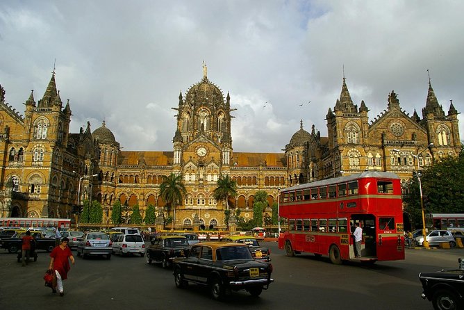 Private Mumbai Sightseeing Tour - Gateway of India and the Taj Mahal Palace