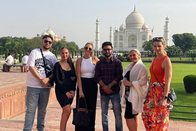 Private Sunrise Taj Mahal Tour from Delhi By Car -All inclusive - The private car and the people who make the day work