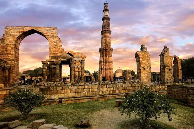 Private Taj Mahal, Agra Fort & Baby Taj Tour from Delhi by Car - Lunch and local food in Agra