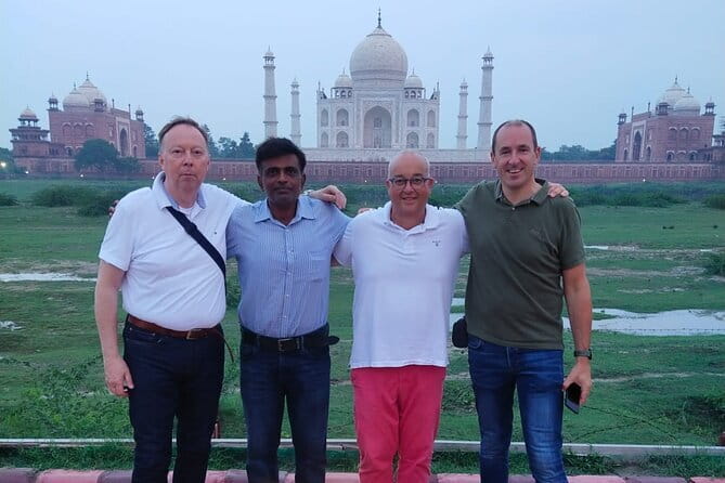 Private Tour Guide For Taj Mahal - A four to five hour schedule that keeps the day focused