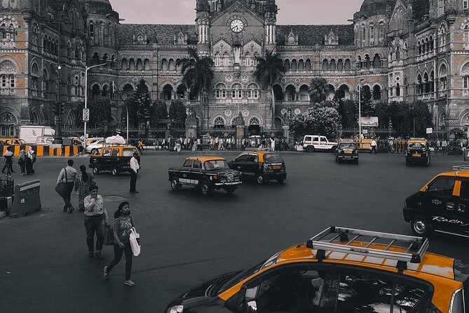 Private Tour in Mumbai Slum with Sightseeing - Jain Temple and Mani Bhavan: belief and independence