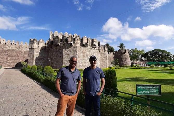 Private tour of Hyderabad with lunch for a cultural immersion - Why this eight-hour format works in Hyderabad