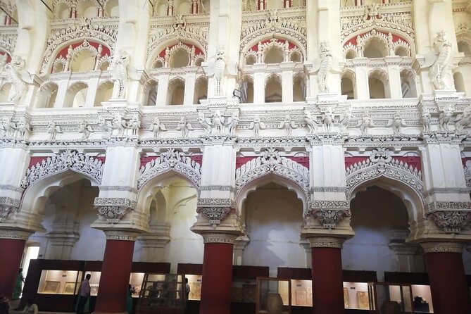 Private tour of Madurai city with guide for a cultural immersion - Seeing the surviving royal rooms at Thirumalai Nayakar Mahal
