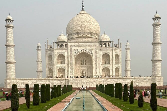 Private Transfer Agra to Delhi - A three to four hour road transfer
