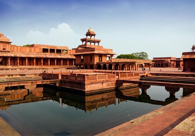 Private Transfer From Agra To Jaipur with Fatehpur Sikri - The guide question at Fatehpur Sikri
