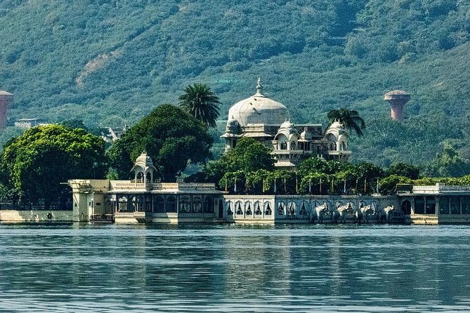 Private Udaipur Sightseeing Tour with Guide - Bada Bazar and the tea and spice market
