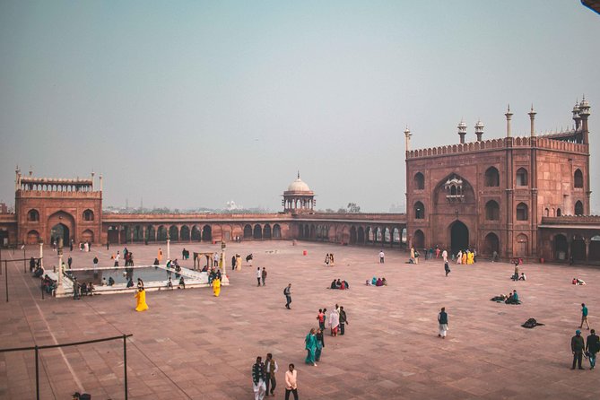 Red Fort & Old Delhi: Half Day Heritage Walking tour - Khari Baoli and the rickshaw ride