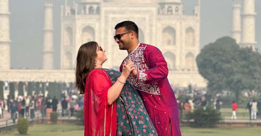 Rent a sari or kurta pajama for Taj Mahal visit & picture - Why traditional dress changes a Taj Mahal visit