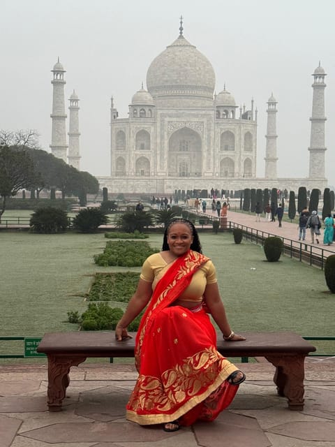 Rent a sari or kurta pajama for Taj Mahal visit & picture - What the $13 price includes