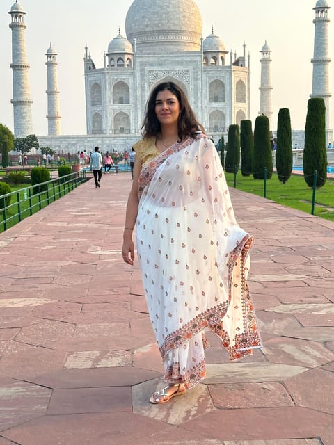 Rent a sari or kurta pajama for Taj Mahal visit & picture - Timing, comfort, and practical limits
