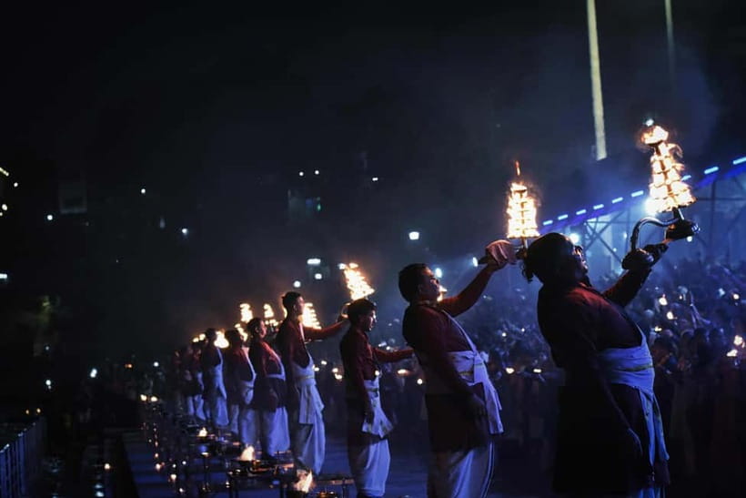 Rishikesh Spiritual Evening Tour with Sacred Ganga Aarti - Gita Bhawan and a turn toward teachings