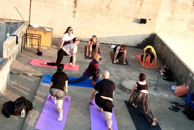 Rooftop Yoga in Jaipur – Includes Transport, Tea & Instructor - What the rooftop setting adds