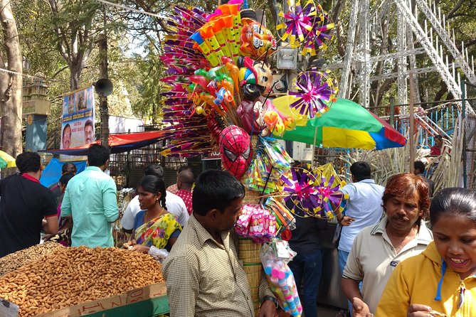 Sacred Bull walking tour in Bangalore with guide - Seeing the giant Ganesha statue