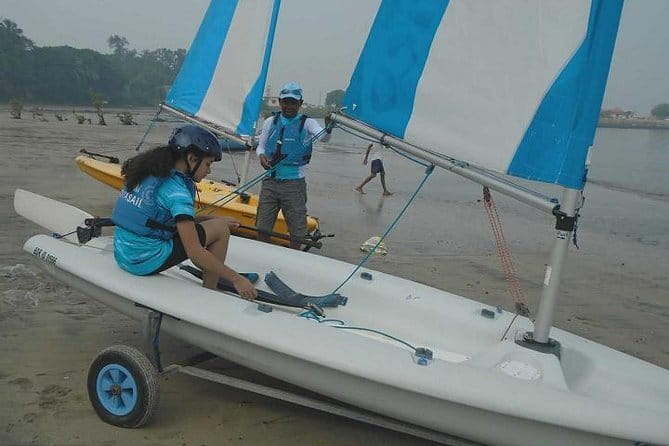 Sailing Experience in Mumbai on Mid Size Yacht - The Crew and Service
