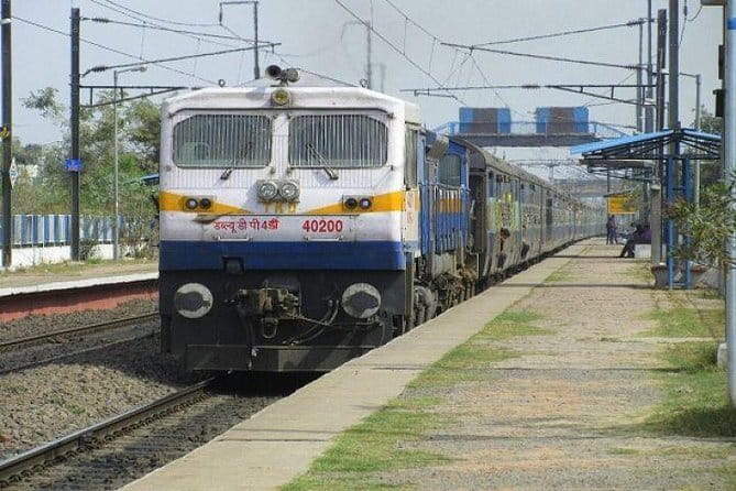 Same Day Agra Tour By Gatimaan Express Train from delhi - Lunch, Water, and What the Price Really Covers