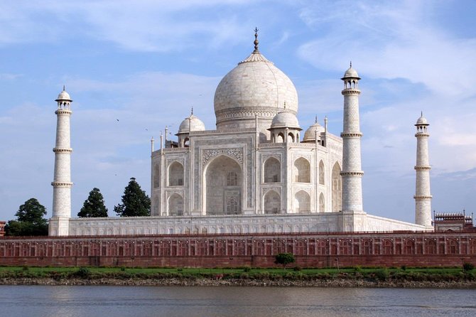 Same Day Taj Mahal Tour by car - Leaving Delhi in a private air-conditioned car