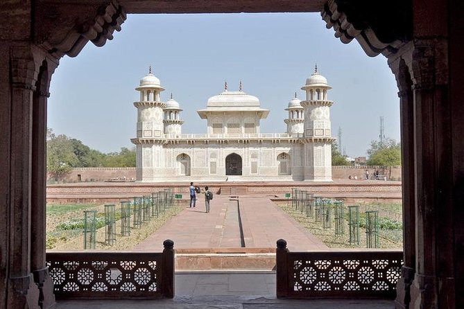 Same Day Taj Mahal Tour from Delhi - The guide and driver make the difference