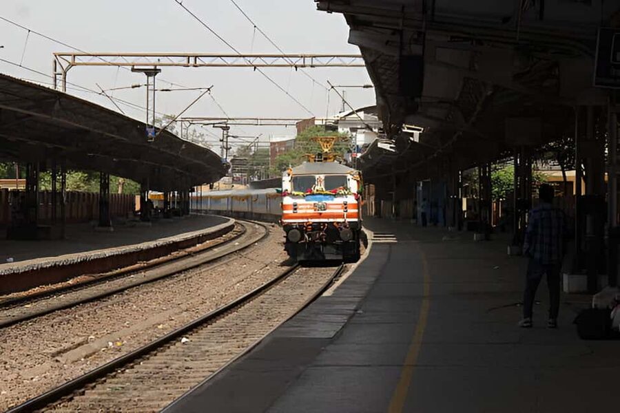 Same Day Taj Mahal Tour from Delhi by Gatimaan Express Train - Why the Gatimaan Express makes Agra practical