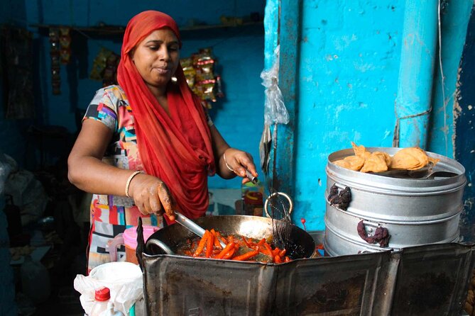 Sanjay Colony Slum Tour - How to Behave in a Residential Community