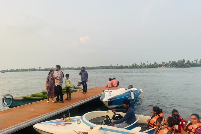 Shikara Boat Tour Alleppey Backwater Fantastic Boat Cruise - Kannitta Jetty and the first stretch of Vembanad Lake