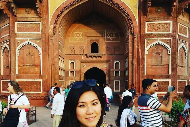 Skip-the-Line: Agra Fort Entrance Ticket with Guided Tour - Mosques, river views, and the fort’s setting