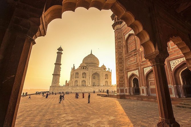 Skip The Line: Taj Mahal Tour From Jaipur With Drop At New Delhi - Agra Fort in a compact 40 minutes
