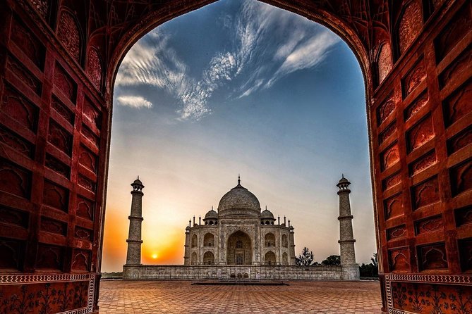 Skip The Line: Taj Mahal Tour From Jaipur With Drop At New Delhi - The value of a private car and guide