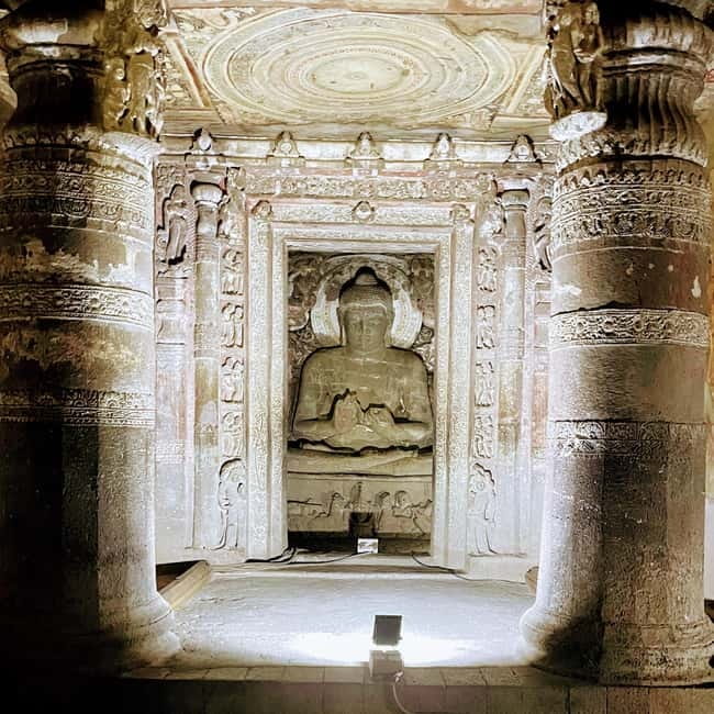 Skip-the-queue private Ajanta & Ellora 2-Day Tour ticket inc - The guide question: driver or specialist?