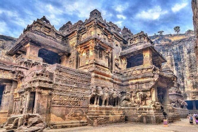 Skip-the-queue private Ajanta & Ellora 2-Day Tour - Day two: Ellora’s giant Kailasa temple and three faiths