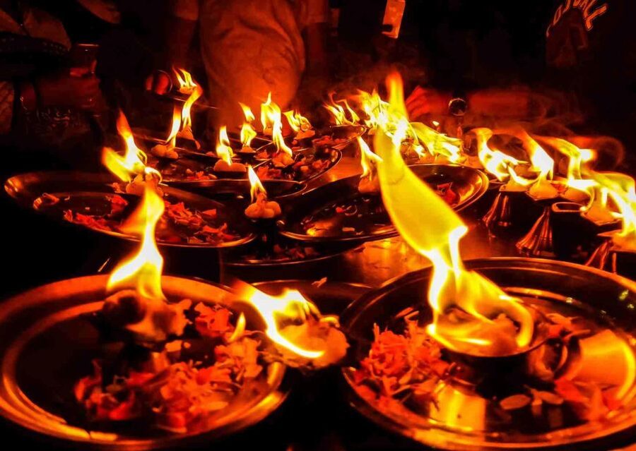 Spiritual Tour in Varanasi with a local- 2 Hours Tour - The guide’s role: stories, explanations, and local help
