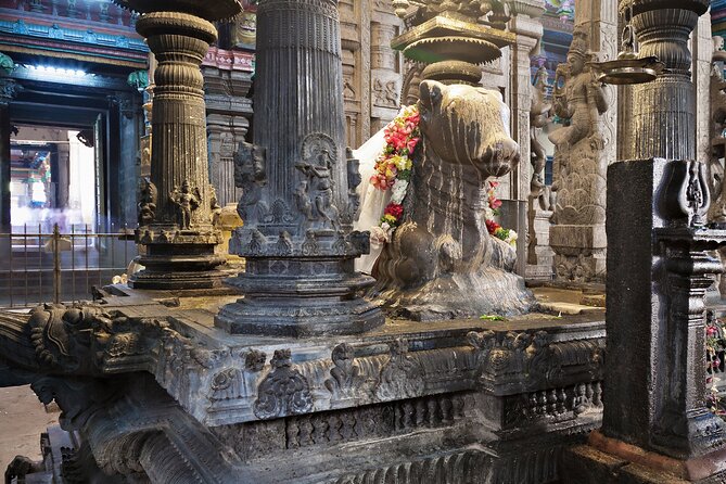 Spiritual Trails of Old Town Madurai (2 Hours Guided Walking Tour) - Inside Madurai Meenakshi Amman Temple