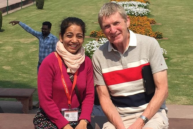 Sunrise Taj Mahal Tour With Female Tour Guide - Agra Fort adds more than another photo stop