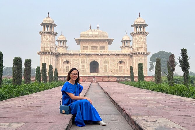 Sunrise to Sunset full day Agra tour with Taj Mahal & 3 Monuments - How the guide and car affect the day