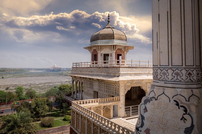 Taj Mahal, Agra Fort, Baby Taj & Mehtab Bagh Private City Tour - Lunch is convenient, but confirm the arrangement