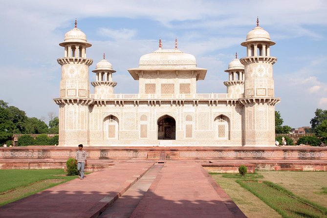 Taj Mahal, Agra Fort & Baby Taj Tour from Delhi - All Inclusive - Lunch at a five-star hotel