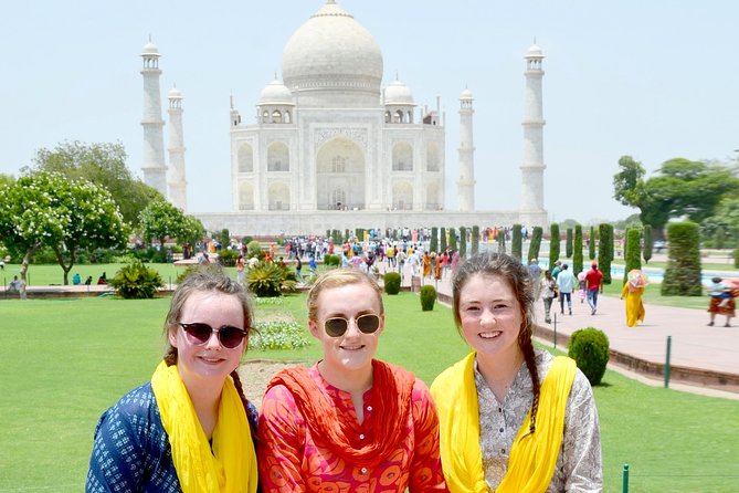 Taj Mahal & Agra Fort Half-Day Private Tour - A private car makes the logistics easier