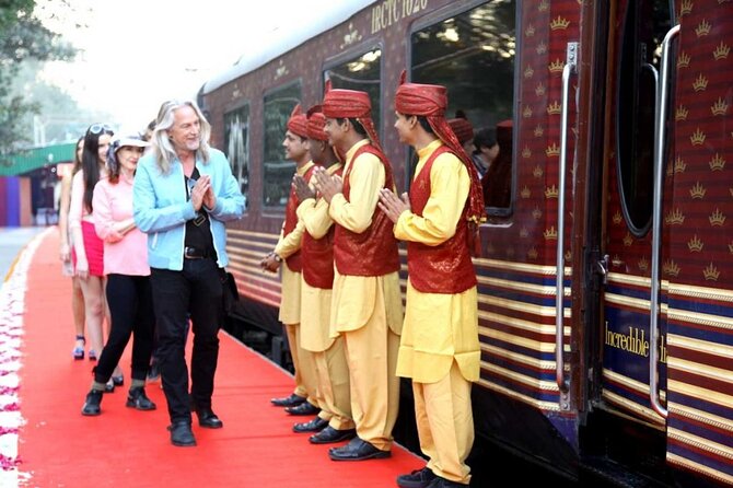 Taj Mahal & Agra Fort tour by Superfast Train Gatimaan Express - The 6:30 a.m. pickup and Hazrat Nizamuddin station